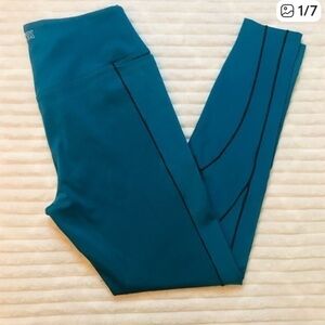 PINK Victoria's Secret Turquoise Leggings with black piping sz S